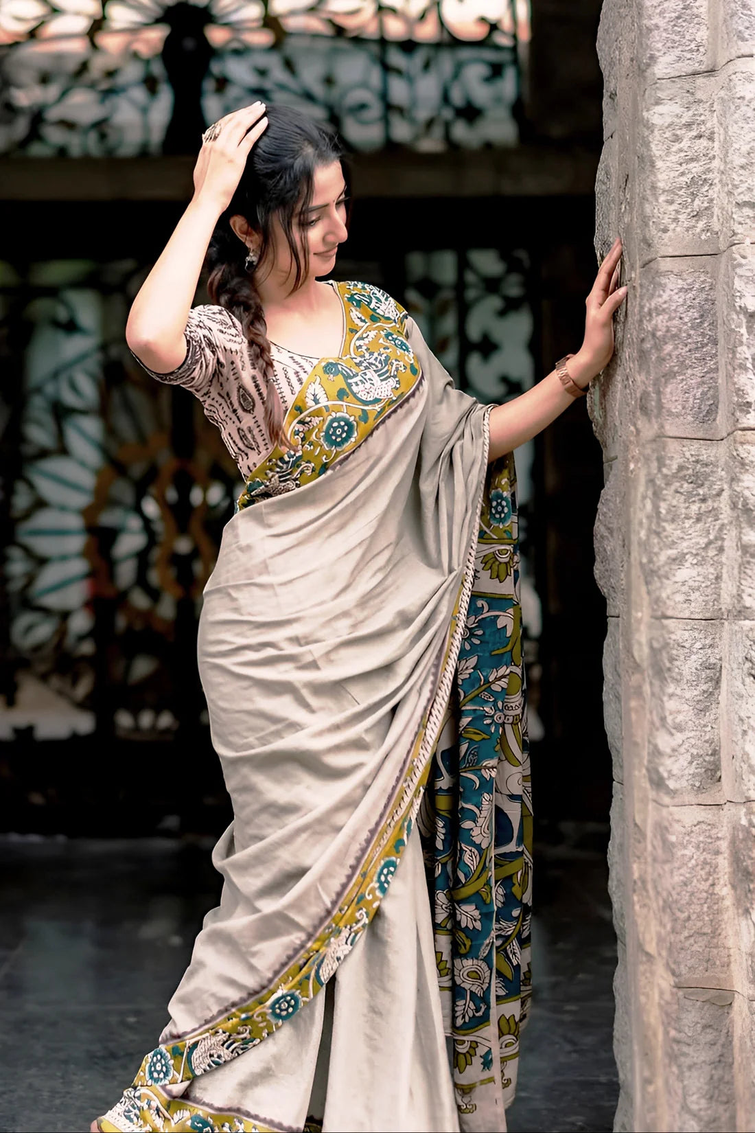 Elegant Grey Linen Saree with Kalamkari Inspired Border & Printed Blouse