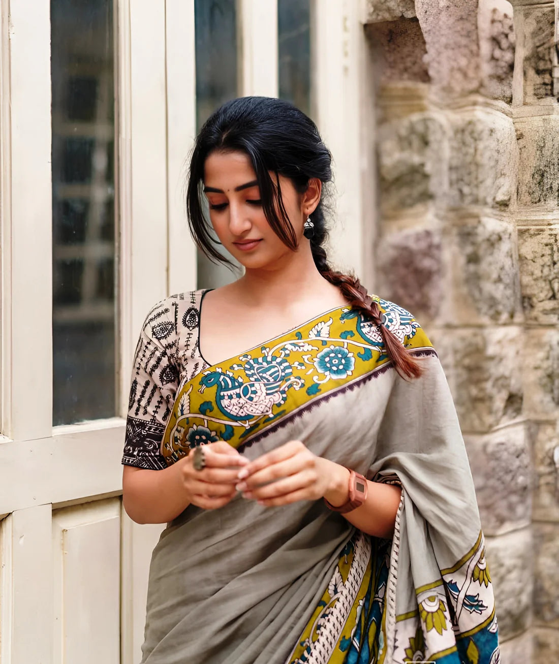 Elegant Grey Linen Saree with Kalamkari Inspired Border & Printed Blouse